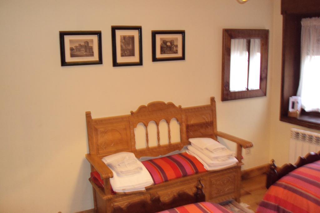 Penzion Artesano I Y III Navarredonda de Gredos Exteriér fotografie