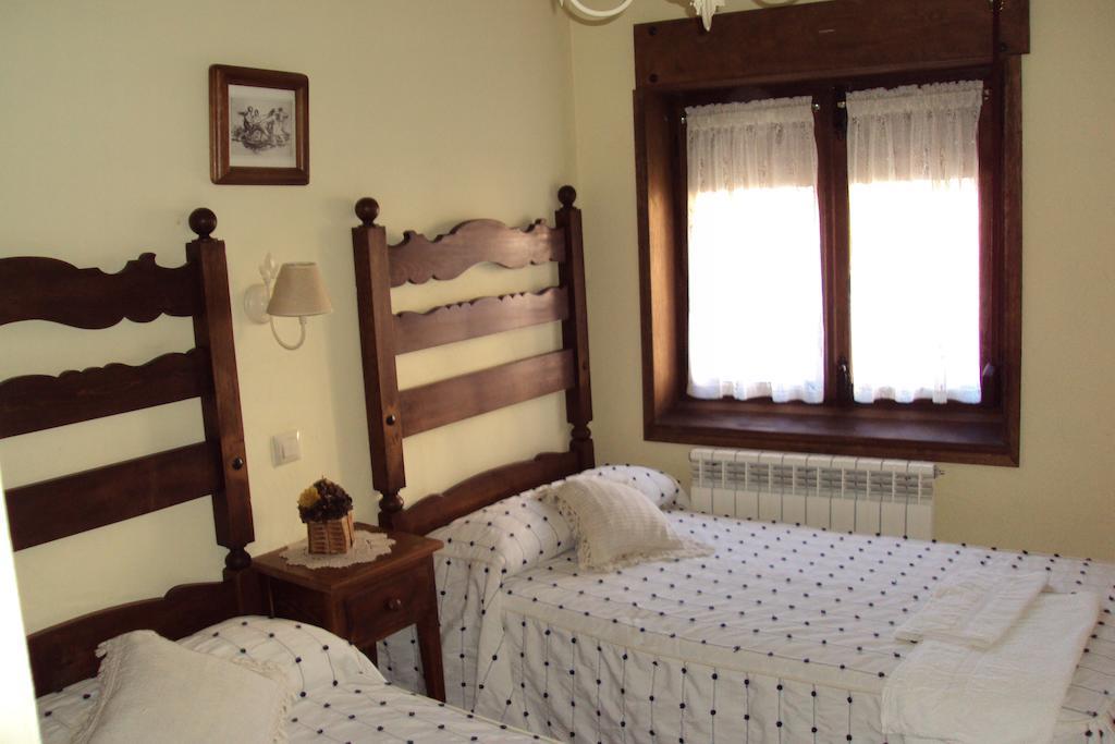 Penzion Artesano I Y III Navarredonda de Gredos Pokoj fotografie